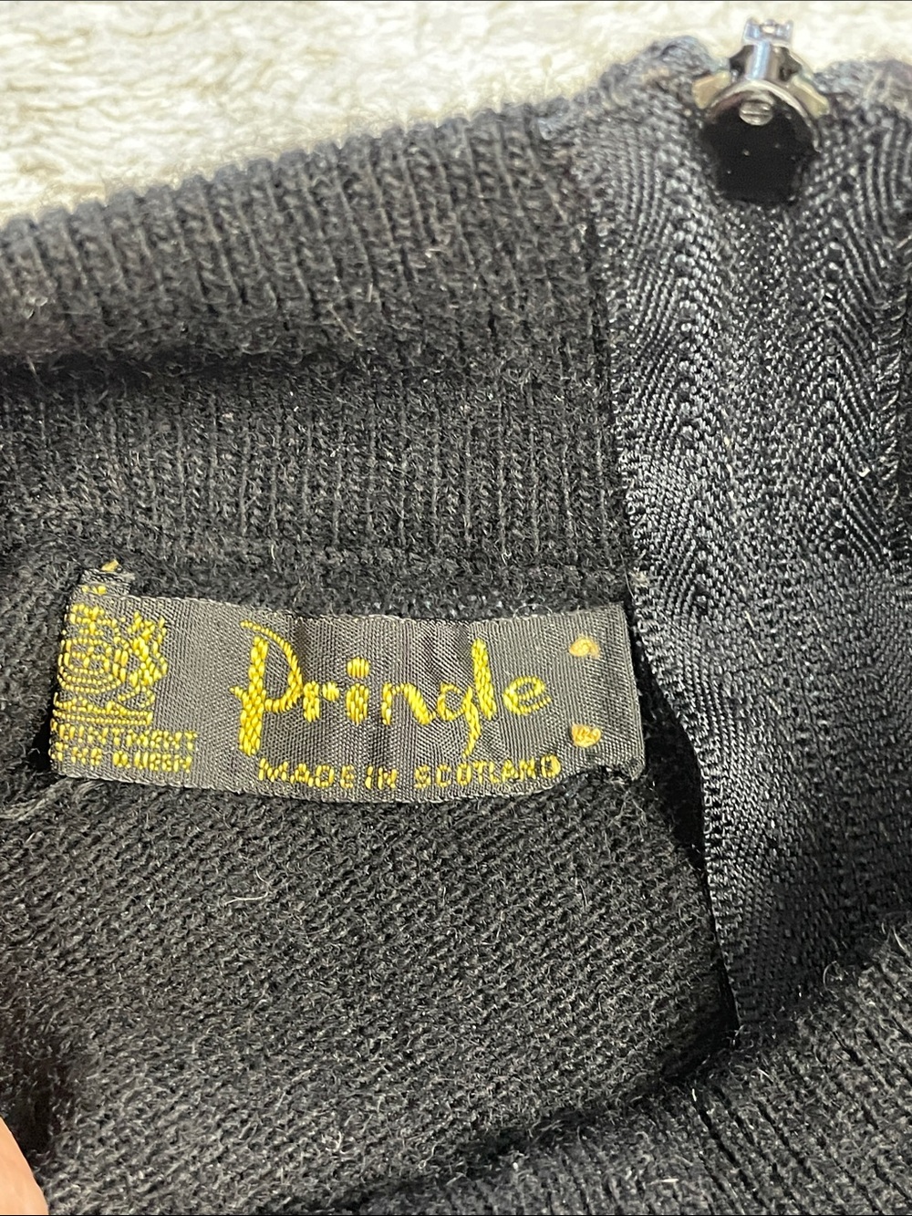 Vintage Pringle of Scotland 100% Cashmere Mock Neck Back Zip Sweater Black 40 - Picture 4 of 8
